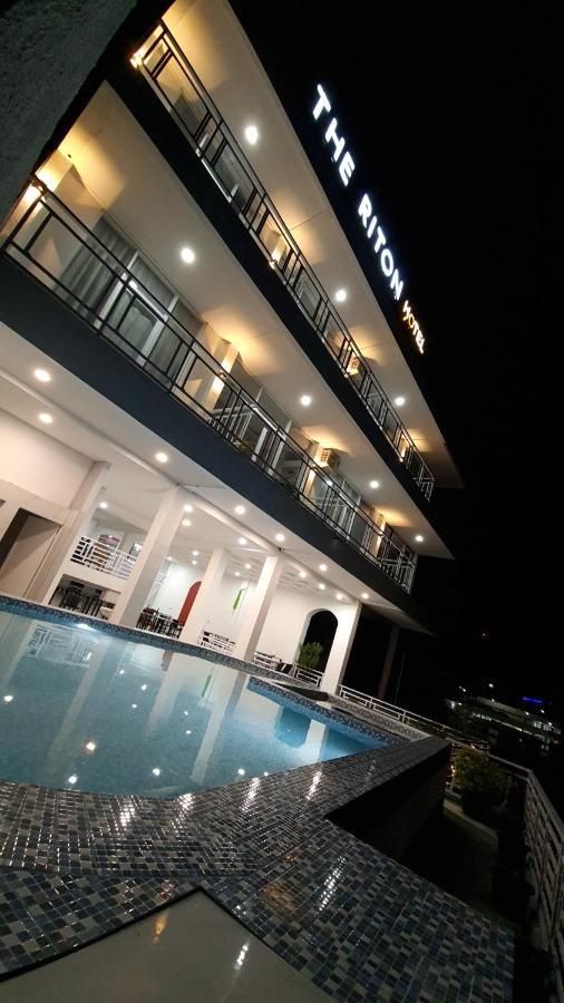 The Riton Hotel Tigaras ภายนอก รูปภาพ