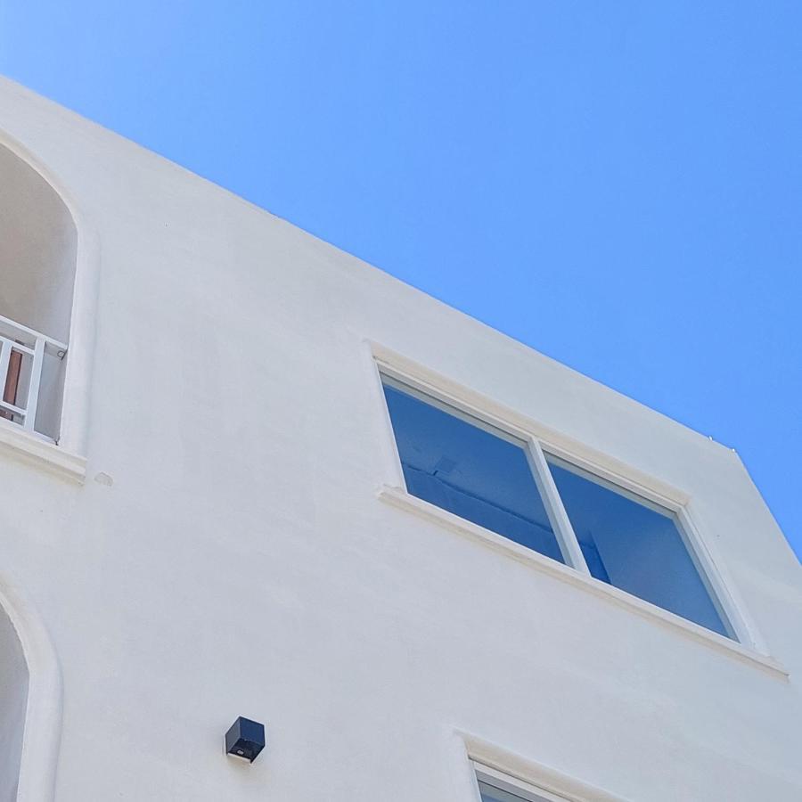 The Riton Hotel Tigaras ภายนอก รูปภาพ