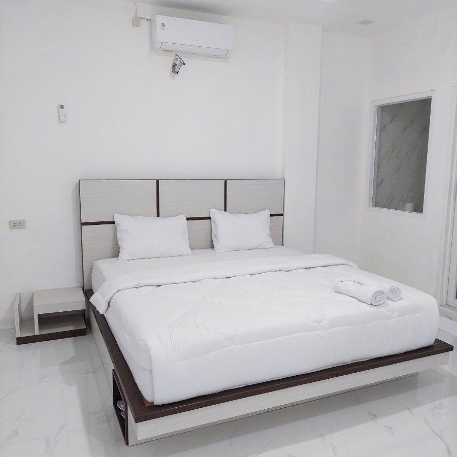 The Riton Hotel Tigaras ภายนอก รูปภาพ