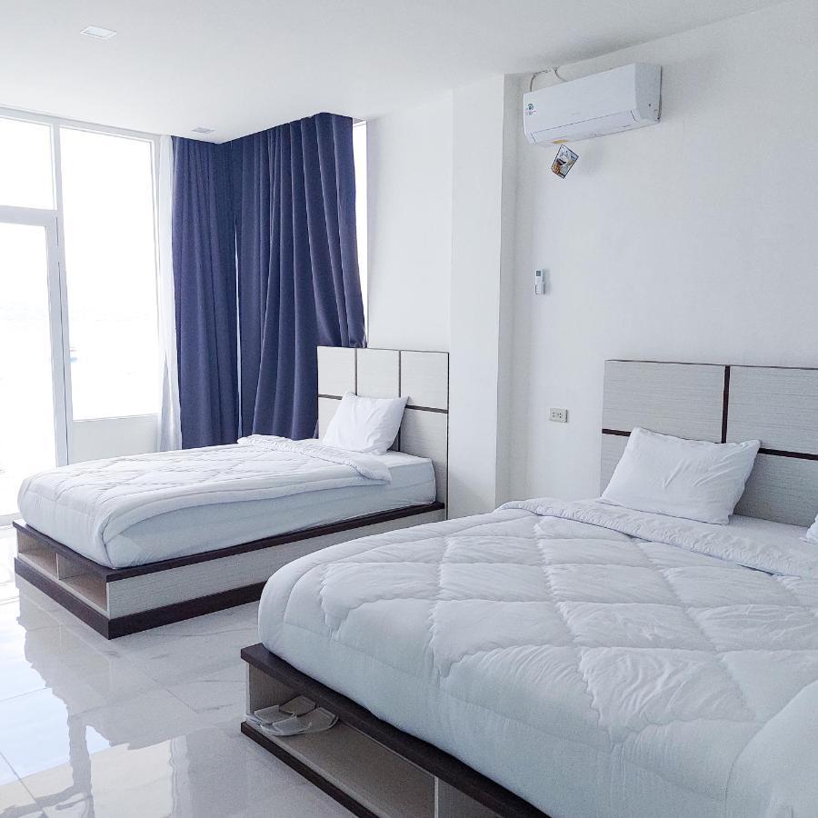 The Riton Hotel Tigaras ภายนอก รูปภาพ