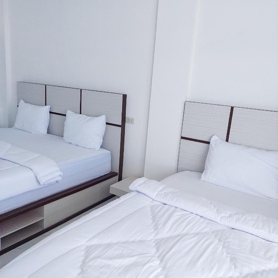 The Riton Hotel Tigaras ภายนอก รูปภาพ